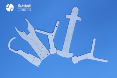 氧化鋁陶瓷有哪些實(shí)用的性能 氧化鋁陶瓷有哪些實(shí)用的性能